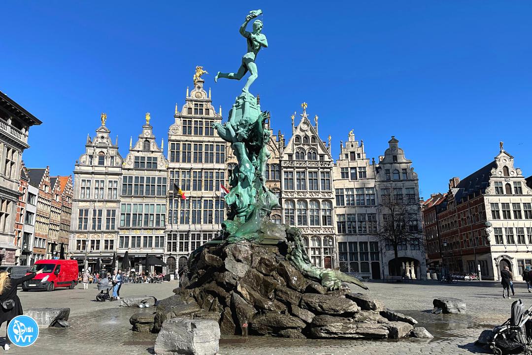 Picture of the Brabo Fountain in Antwerp, Belgium