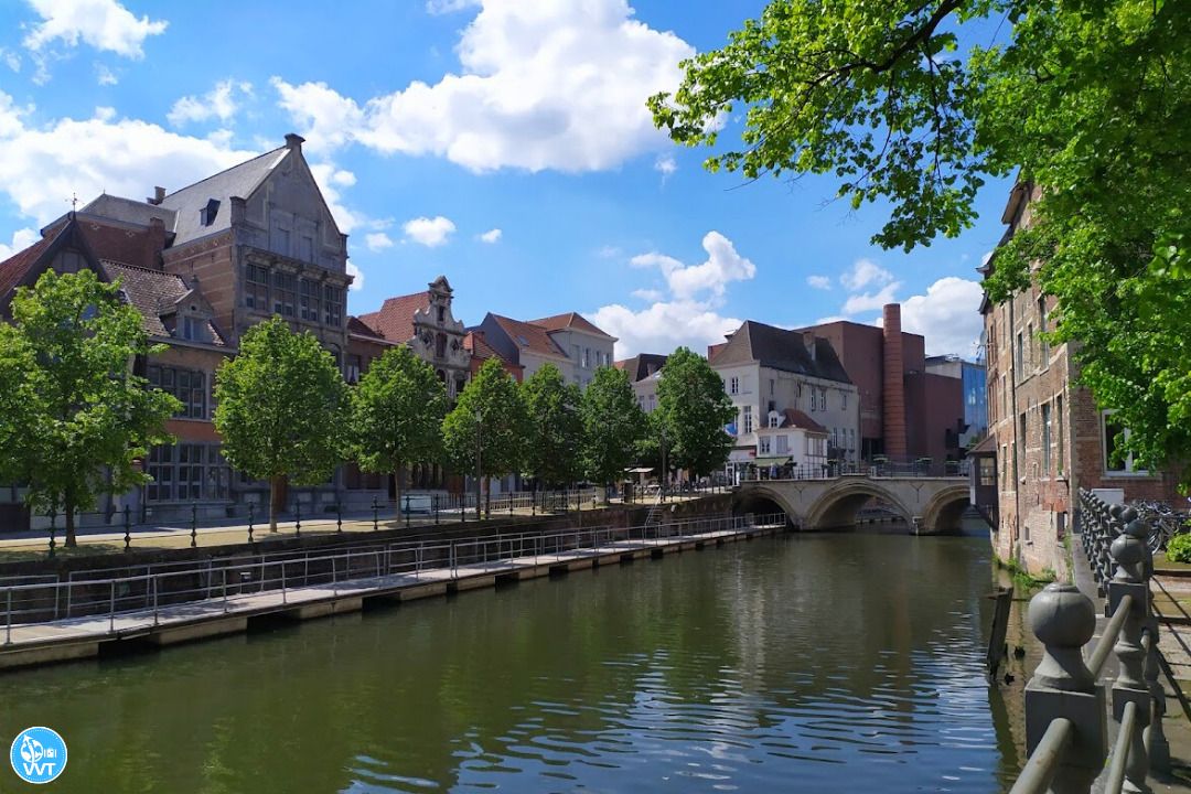 Picture of the path along the Dyle (Dijlepad) in Mechelen, Belgium